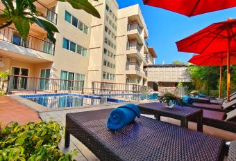 Aonang All Seasons Beach Resort has Balcony rooms