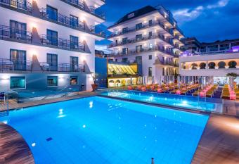 Hotel Alhambra has Balcony rooms