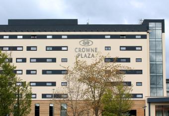Crowne Plaza Reading East allows 18 year olds to book a room