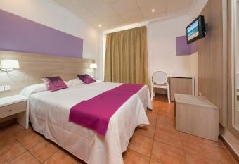 Hostal Adelino has Balcony rooms