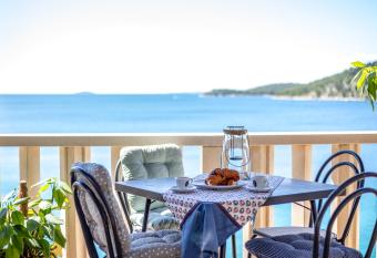 Apartments Horizont has Balcony rooms