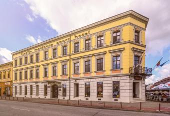 Hotel Iosefin Residence allows 18 year olds to book a room