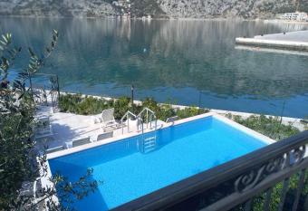 Villa Ivan has Balcony rooms