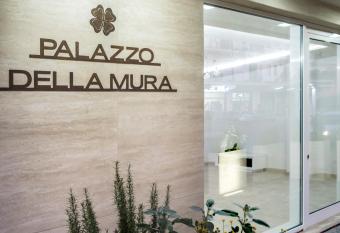 Palazzo Della Mura has Balcony rooms