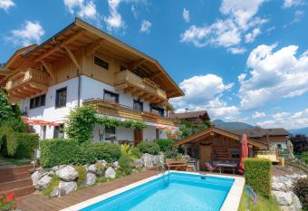 Landhaus Kitzblick has Balcony rooms
