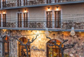 Arahova Inn Hotel has Balcony rooms