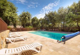 Le Mas des Bois allows 18 year olds to book a room