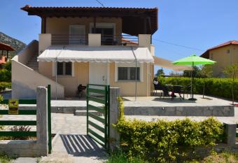 Villa Sunshine has Balcony rooms