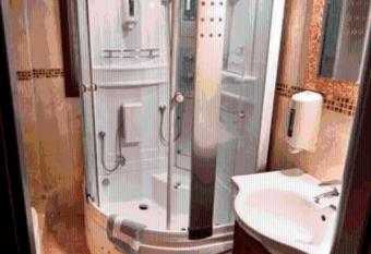 Silva Suites has rooms with a private hot tub