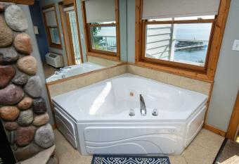 Quarterdeck Resort allows 18 year olds to book a room