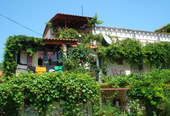 Apartments INES 1 has Smoking/Balcony rooms