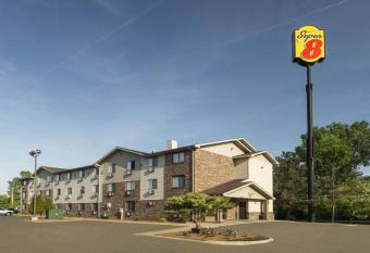 Super 8 by Wyndham Taylor/Detroit Area allows 18 year olds to book a room