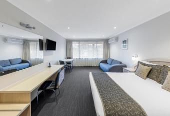 Adelaide Granada Motor Inn allows 18 year olds to book a room