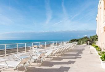 Hotel Alta La Vista has Balcony rooms