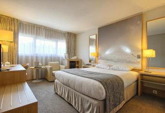 Hotel Inn Paris CDG Airport - ex Best Western allows 18 year olds to book a room