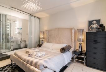 Vistamare Suite allows 18 year olds to book a room