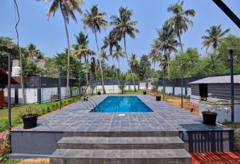 Waves and Shores Beach Villa has Balcony rooms