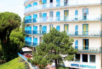 Hotel Cristallo has Balcony rooms