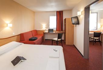 Brit Hotel Confort Montauban allows 18 year olds to book a room