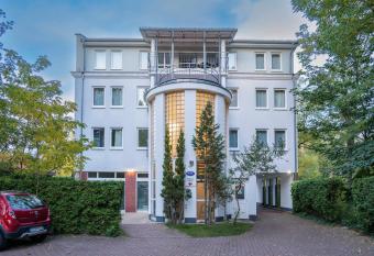 Hotel Alter Markt allows 18 year olds to book a room