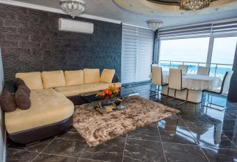 Deluxe Apartments Gallery 2 has Balcony rooms