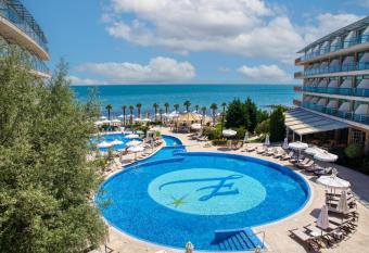 MPM Hotel Zornitza Sands allows 18 year olds to book a room