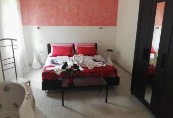 A due passi dal Mare has rooms with a private hot tub