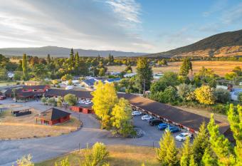 Parklands Motorlodge & Holiday Park has Balcony rooms
