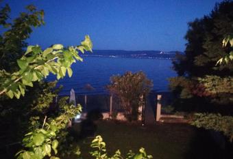 Flora s Beach House Your House On The Beach has Balcony rooms