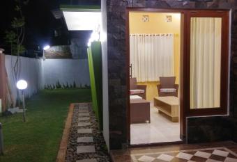 Tjunduk Djiwanta Family House has Balcony rooms