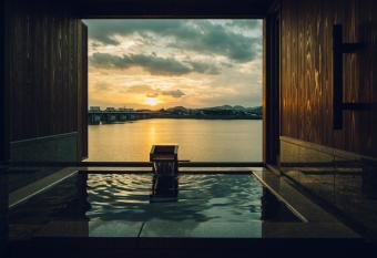 Akariya Geihanro allows 18 year olds to book a room