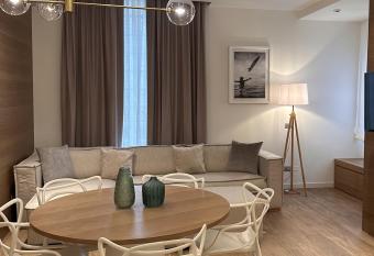 Metropol Ceccarini Suite - Luxury apartments allows 18 year olds to book a room