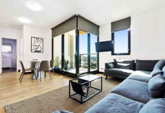 Swainson on Synagogue has Balcony rooms