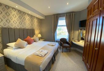 Bedford Hotel allows 18 year olds to book a room