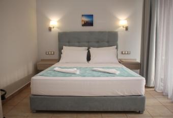 Studios Kostis has Balcony rooms