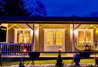 The Retreat Log Cabin has Balcony rooms