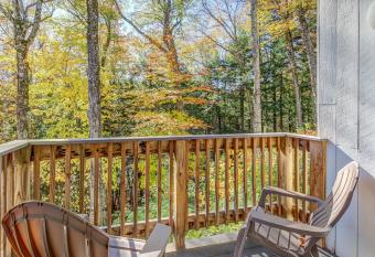 Bridges 25 has Balcony rooms