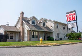 The Ranchland Inn Kamloops allows 18 year olds to book a room