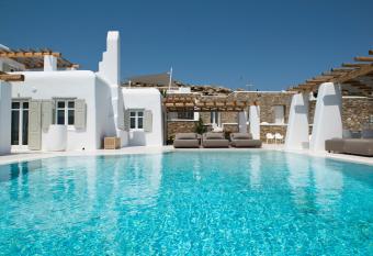 Diles Villas & Suites Mykonos allows 18 year olds to book a room