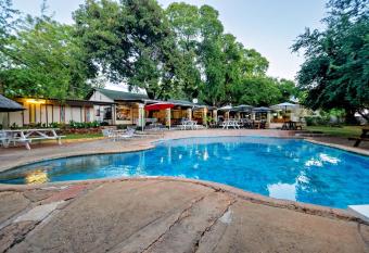 Shoestrings Backpackers Lodge Vic Falls has Balcony rooms