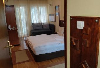 Hotel Kapistec Skopje has Balcony rooms