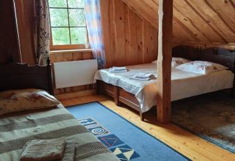 Kaimo sodyba Senas rublis has Balcony rooms