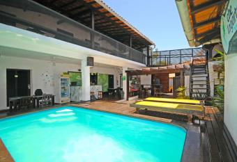 Che Lagarto Hostel B  zios allows 18 year olds to book a room