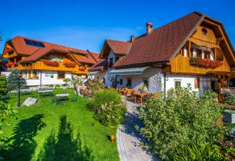 Penzion Berc has Balcony rooms