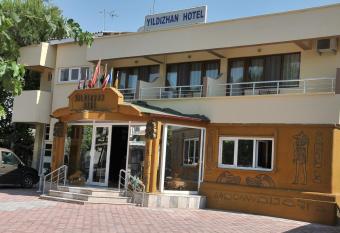 Y  ld  zhan Hotel has Balcony rooms