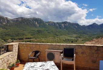 3 bedrooms house with furnished terrace and wifi at Pauls has Balcony rooms