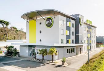 B&B HOTEL Bordeaux Talence allows 18 year olds to book a room