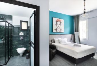 Liber Tel Aviv Sea Shore Suites allows 18 year olds to book a room