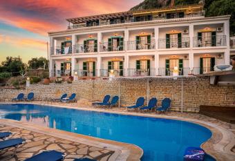 Fotini Studios has Balcony rooms