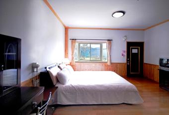 Winlu Vacation Farm has Balcony rooms